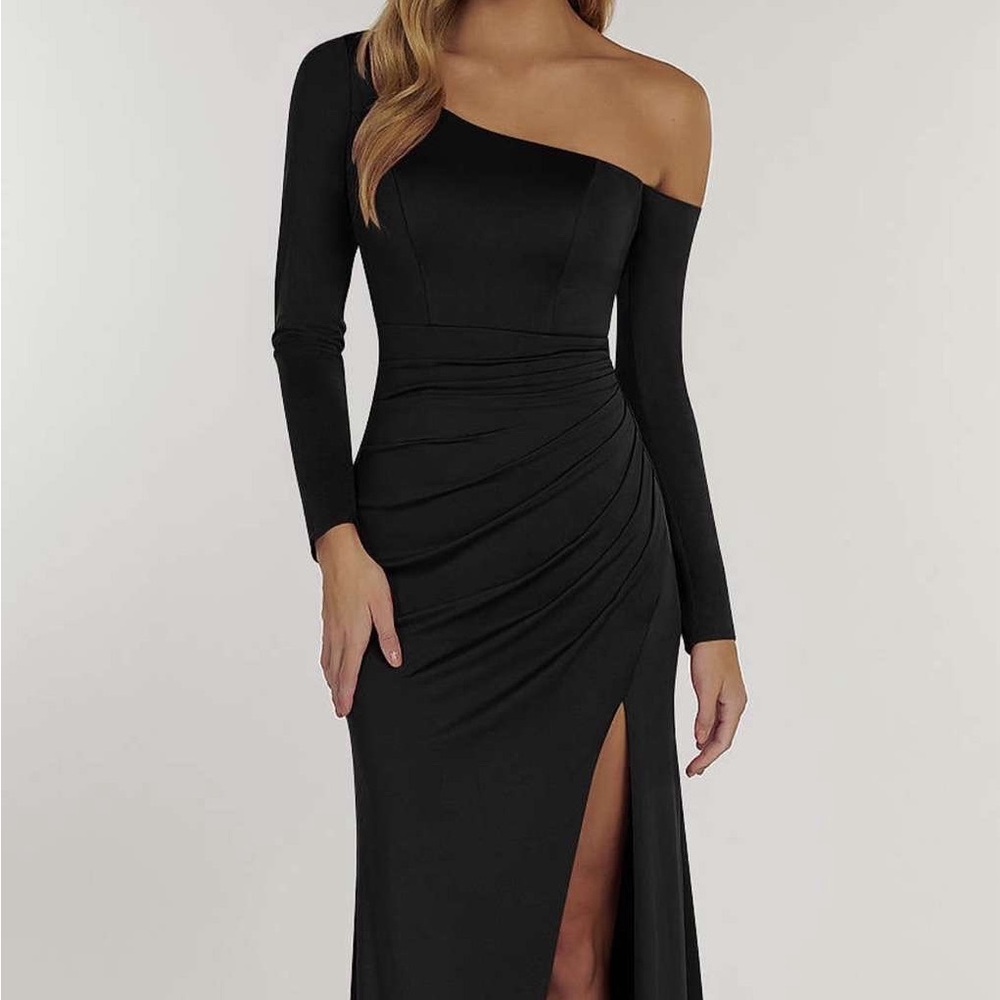 Elegant Black One-Shoulder Dress